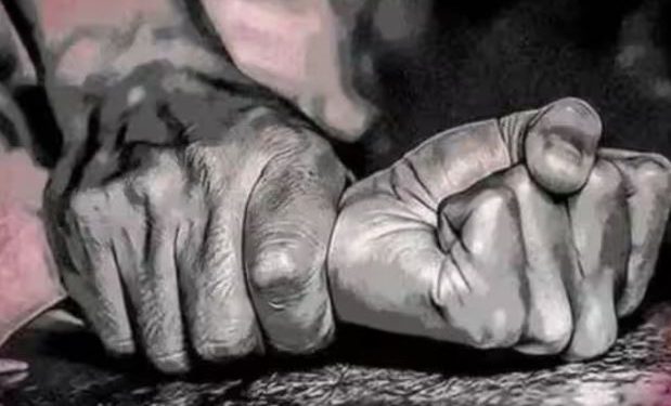 मौत के 20 साल बाद मृतक शख्स बना रेप का आरोपी, 90 साल के बुर्जुग पर भी दुष्कर्म का केस, जानें मामला