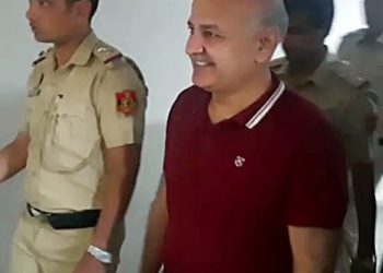 Delhi Liquor Scam: दिल्ली HC से मनीष सिसोदिया को राहत, पत्नी से मिलने की मिली अनुमति