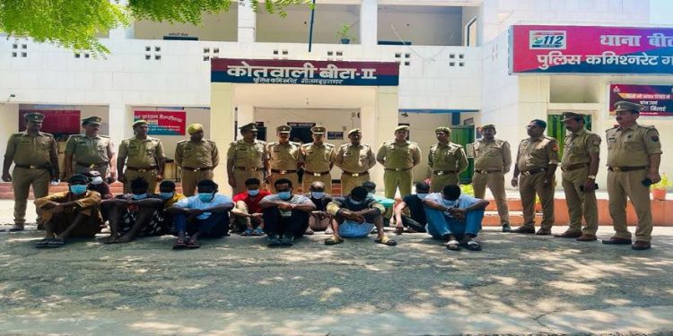 ग्रेटर नोएडा में अवैध रूप से रह रहे दक्षिण अफ्रीकी मूल के 16 नागरिक गिरफ्तार