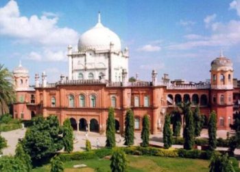 अंग्रेजी के खिलाफ देवबंद दारुल उलूम का फतवा, नियम नहीं माने तो छात्र को निकाला जाएगा