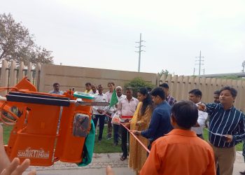 ग्रेटर नोएडा में अब पेड़ों की छंटाई की शिकायत होगी दूर, प्राधिकरण ने खरीदी छटाई मशीन