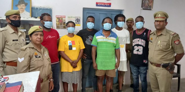 अवैध रूप से रह रहे 9 विदेशी नागरिकों को पुलिस ने किया गिरफ्तार