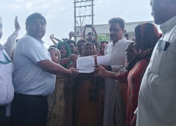 61 वे दिन किसानों का प्राधिकरण से समझौते के बाद धरना हुआ स्थगित, जेल से रिहा हुए किसान