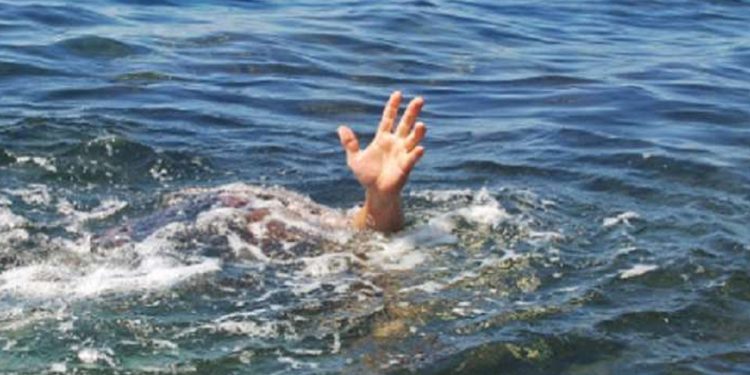 संगम में पलटी नाव, गंगा स्नान के लिए आए पांच युवक डूबे