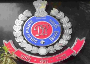 Delhi: मुठभेड़ के बाद गोगी गैंग का बदमाश गिरफ्तार, एक पिस्टल और चोरी की बाइक बरामद