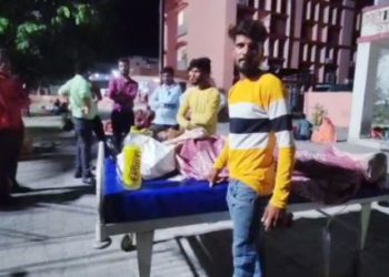 गोरखपुर मेडिकल कॉलेज में लगी आग, दम घुटने से एक की मौत