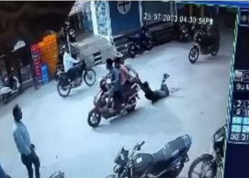 बरेली में खुलेआम गुंडई: स्कूटी से बांधकर युवक को सड़क पर घसीटा, वीडियो वायरल होने के बाद पुलिस जांच में जुटी