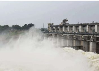 दिल्ली में फिर तबाही मचाएगी यमुना? हथिनीकुंड बैराज से छोड़ा गया 2 लाख क्यूसेक पानी