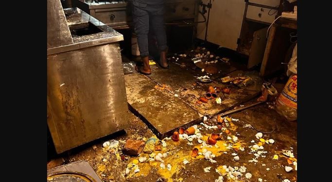 Noida News: अंडा बनाने में देरी हुई तो भड़के पुलिसवाले, दुकान में कर दी तोड़फोड़, चौकी प्रभारी समेत 3 निलंबित