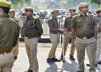 प्रेम प्रसंग में पत्नी ने कुल्हाड़ी से पति के किए पांच टुकड़े, बोरे में भरकर नहर में फेंकी लाश