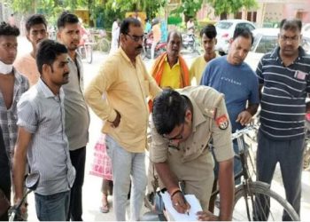 युवती के सिर में ट्रैक्टर पर लदा घुसा सरिया, मौत