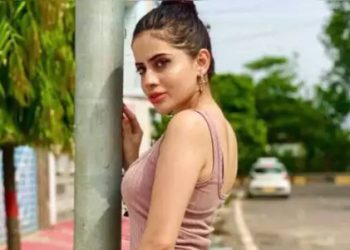 उर्फी जावेद के साथ फ्लाइट में बद्तमीजी, नशे में धुत लड़कों ने किया परेशान