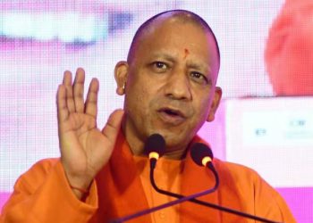 औरंगजेब की याद में मुगल संग्रहालय बना रही थी अखिलेश सरकार : योगी