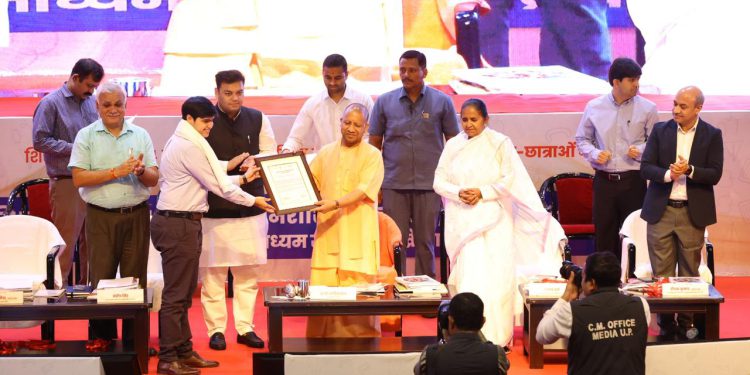 उत्तर प्रदेश सरकार द्वारा एनटीपीसी दादरी को मिला सीएसआर सम्मान