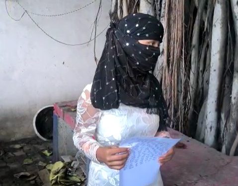 कानपुर में मनचले की दबंगई! बीच सड़क पर लड़की को पकड़ा और भर दी मांग