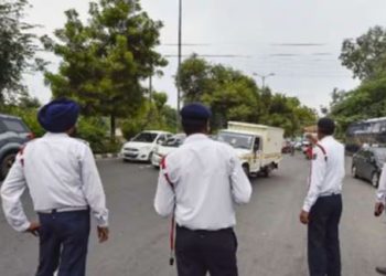 Delhi-NCR के बॉर्डरों के लिए ट्रैफिक पुलिस की एडवाइजरी, चार दिन अलर्ट, वाहनों की एंट्री बैन