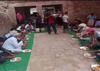 कुत्ते की तेरहवीं पर हवन का आयोजन, दावत खाकर बोले ग्रामीण, बहुत वफादार था मुन्ना