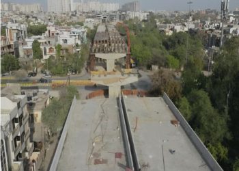 Noida: भंगेल एलिवेटेड रोड के निर्माण में बड़ी गड़बड़ी, नई CEO के आते ही लापरवाह अधिकारियों की खुल गई कलही