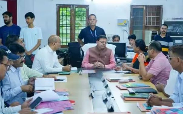 गौरीकुंड में हुए भूस्खलन में चार शव बरामद, 19 लोग लापता, हादसे की दर्दनाक तस्वीरें