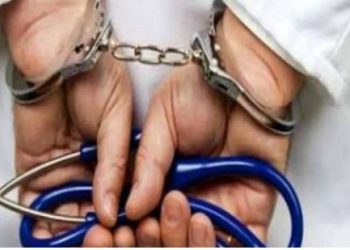ग्रेटर नोएडा में MBBS की फर्जी डिग्री बनाकर ठगी करने वाला आरोपित गिरफ्तार, एंबुलेंस बरामद