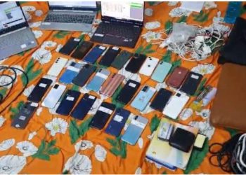 Noida Satta: अंतरराष्ट्रीय क्रिकेट मैच में सट्टा लगाने वाले गिरोह का भंडाफोड़, पॉश इलाके में ऐसे चल रहा था खेल