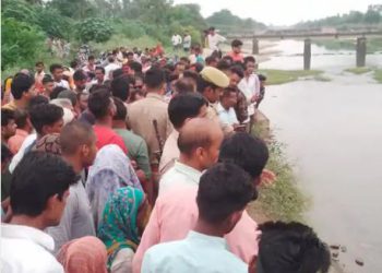 बिजनौर में स्कूल बस नहर में गिरी: 12 से ज्यादा बच्चे घायल, तीन की हालत गंभीर