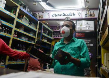 तेलंगाना के एक्साइज डिपार्टमेंट ने शराब की एक भी बोतल बेचे बिना 2600 करोड़ रुपये से अधिक कमाए!