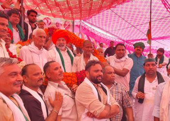 राकेश टिकैत का जेवर में किसानों ने किया जोरदार स्वागत, शोर भूमि का मुआवजा किसानों का हक़