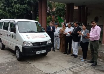 जिले में निर्धन वर्ग को कानूनी सहायता के लिए मोबाइल वैन को जिला न्यायाधीश ने किया रवाना