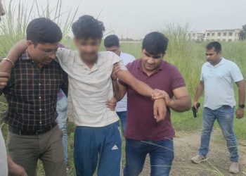 प्रधान के भतीजे कैब लुटेरे से दादरी पुलिस की हुई मुठभेड़