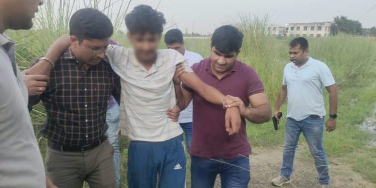 प्रधान के भतीजे कैब लुटेरे से दादरी पुलिस की हुई मुठभेड़