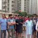 गौर सिटी में अस्थाई मंदिर और मूर्ति को बिल्डर ने जबरन हटाया, निवासियों ने किया विरोध लगाया जाम