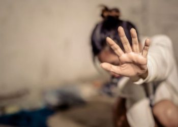 UP: दोस्ती करो… वरना तेजाब से जला दूंगा, शोहदे ने दी धमकी, छात्रा ने कॉलेज जाना छोड़ा, जानिए- पूरा मामला