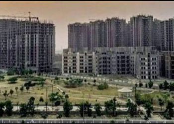 आम्रपाली बिल्डिंग में पेसिंजर लिफ्ट गिरने से बड़ा हादसा, 4 लोगों की मौत