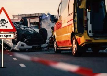 राखी बंधवाने जा रहे थे दंपती: कार को तीन किमी तक घसीटता ले गया ट्रक, पुलिस ने रोका; दृश्य देख कांप गए लोग