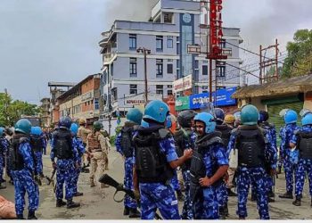 मणिपुर: दो छात्रों की मौत पर बवाल, इंफाल में लाठीचार्ज के बाद पांच दिन के लिए इंटरनेट सेवाएं बंद