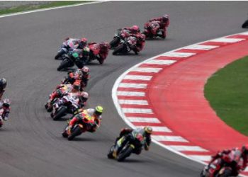 Moto GP भारत में आए दुनियाभर से एक लाख से ज्यादा लोग, बाइक रेस से हुआ रिकॉर्ड तोड़ कारोबार