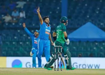 भारत-पाक मैच में रिजर्व डे रखने पर बवाल, दिग्गज कप्तान ने बोला है हमला