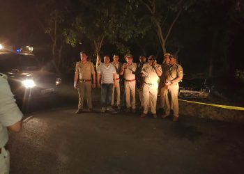 चैकिंग के दौरान पुलिस की बदमाश से हुई मुठभेड़, अवैध तमंचा, कारतूस व बाइक बरामद