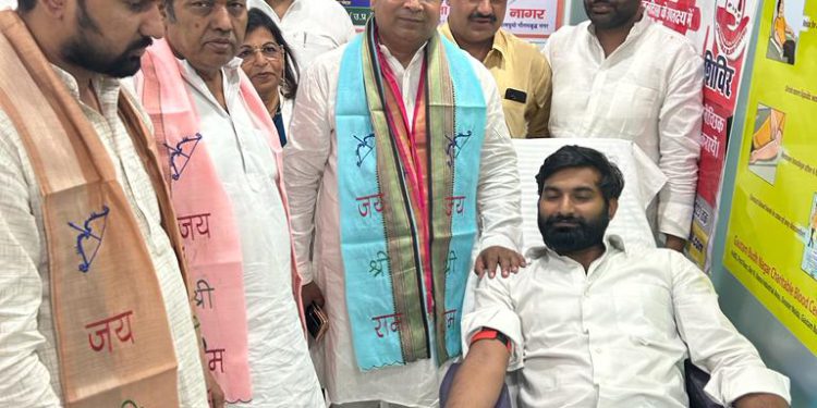 भाजपा ने जिले में तीन स्थानों पर रक्तदान शिविर का किया आयोजन