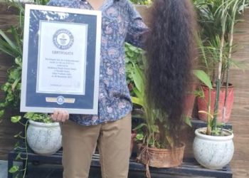 लंबे बालों में युवक ने गिनीज बुक वर्ल्ड में “लिविंग मेल टीनएजर” का खिताब अपने नाम कराया दर्ज