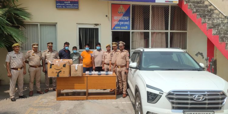 वेयरहाउस से लाखो के सामान चोरी कर बेचने वाले चार शातिर चोरों को सामान सहित पुलिस ने किया गिरफ्तार