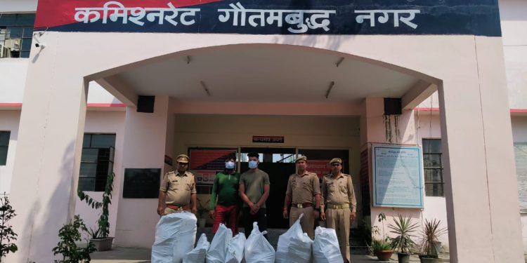 अवैध पटाखों की बिक्री करने वाले दो आरोपियों को पुलिस ने किया गिरफ्तार, भारी मात्रा में अवैध पटाखे बरामद