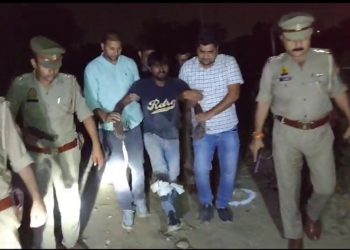 बाइक सवार बदमाश से चेकिंग के दौरान हुई पुलिस की मुठभेड़