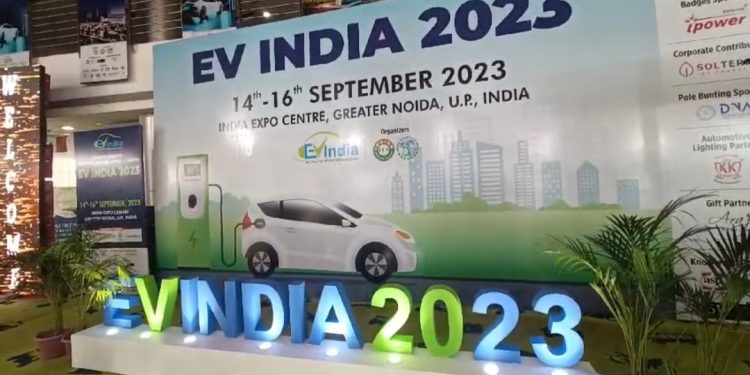 ईवी इंडिया एक्सपो 2023 का ग्रेटर नोएडा में हुआ शुभारंभ, बढ़ते प्रदूषण व तेल की खपत में आएगी कमी