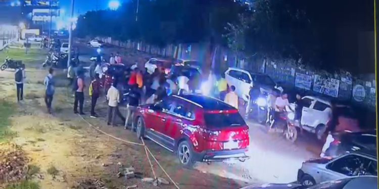 दबंगो द्वारा होटल संचालक से मारपीट कर दी जान से मारने की धमकी, एक दिन पहले ही उद्धाटन में शामिल हुए थे बीजेपी के दिग्गज नेता