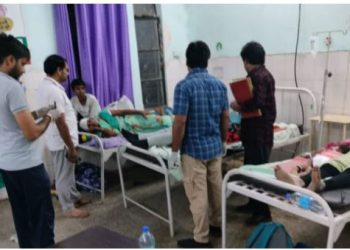 ड्राइवर को झपकी, आगरा एक्सप्रेस-वे पर पलटी स्लीपर बस: इजराइल की महिला समेत 34 घायल, 9 गंभीर; दिल्ली से वाराणसी जा रही थी