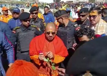 भगवान बदरी के दर्शन के बाद केदारनाथ पहुंचे CM योगी, बाबा केदार का आशीर्वाद ले लखनऊ के लिए होंगे रवाना