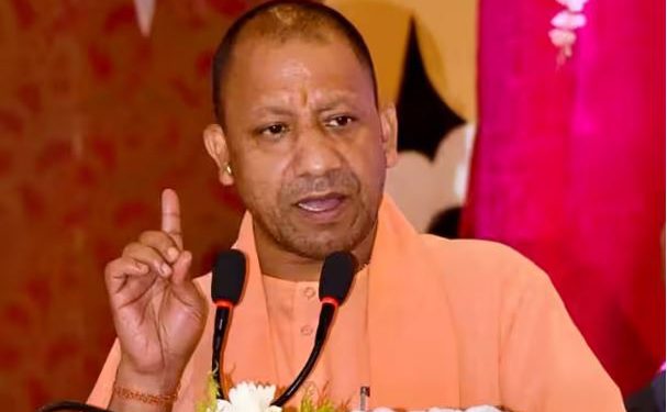 जमीन विवाद 48 घंटे में निपटाने का अल्टीमेटम, देवरिया कांड के बाद सीएम योगी की चेतावनी