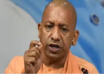 देवरिया कांड में एसडीएम, दो तहसीलदार, CO, SHO समेत 15 निलंबित, सीएम योगी का बड़ा एक्शन